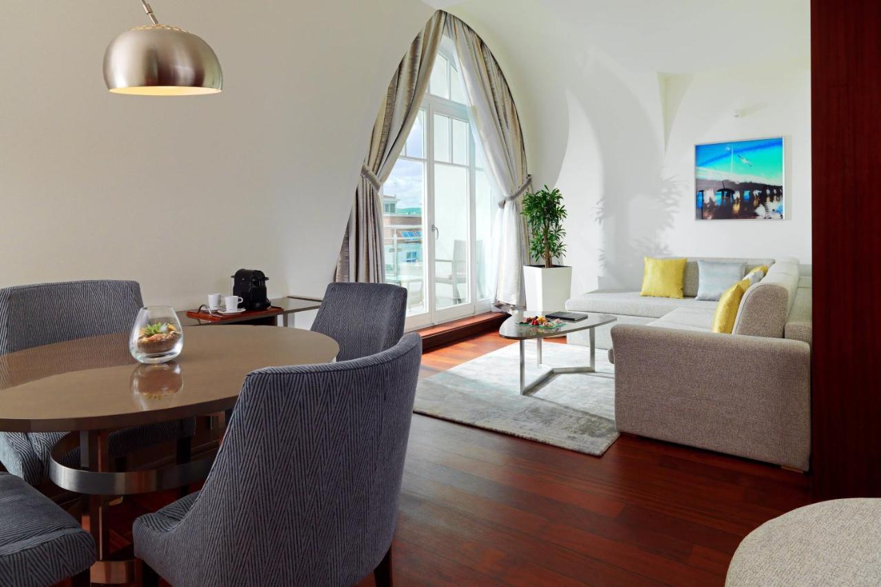 Sheraton Sopot Hotel Kültér fotó A staged living room