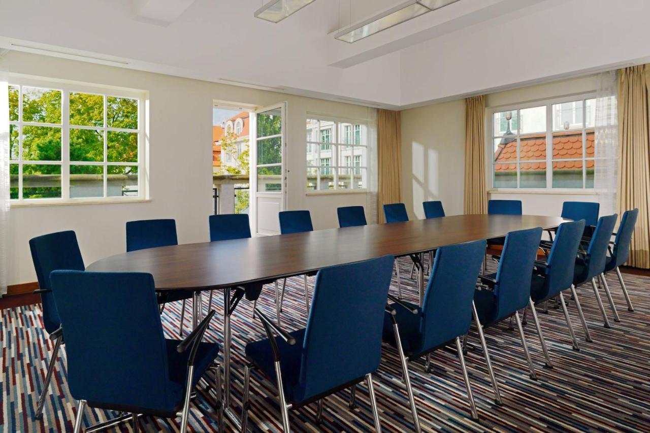 Sheraton Sopot Hotel Kültér fotó The boardroom at the hotel