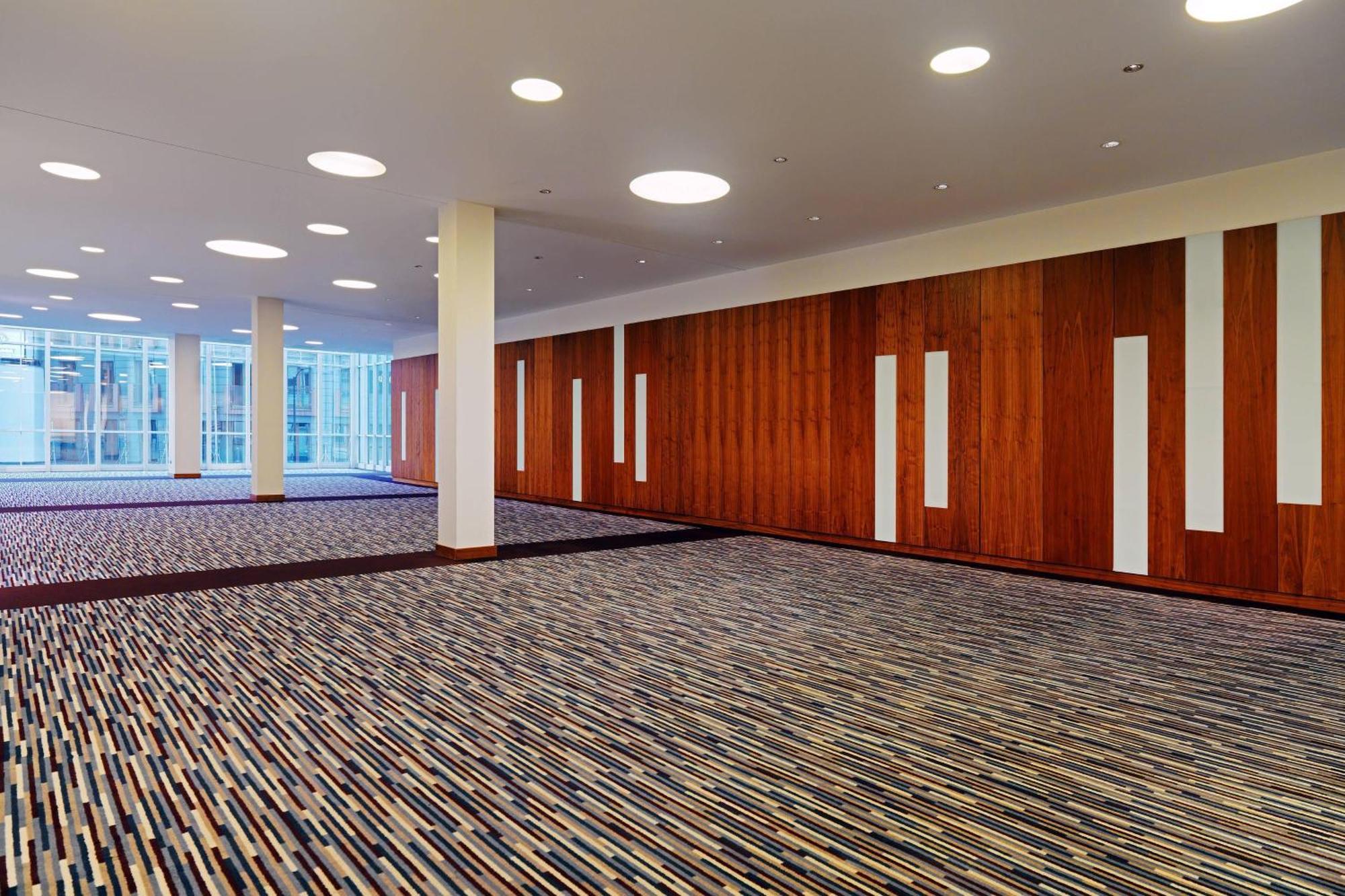 Sheraton Sopot Hotel Kültér fotó The interior of the main hall